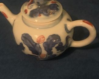 K'ang Hsi miniature Imari tea pot, 2 and 3/4" h, Henry Moog Atlanta, $300