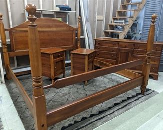 Lexington 4 pc cherry King Bedroom