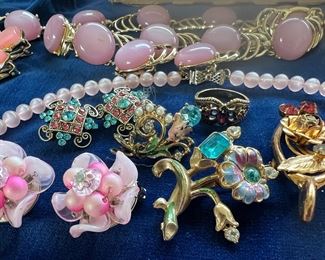 nice selection of vintage costume jewelry 