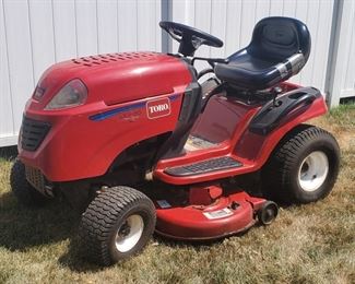 Toro LX 420 Riding Lawn Mower in good working condition
