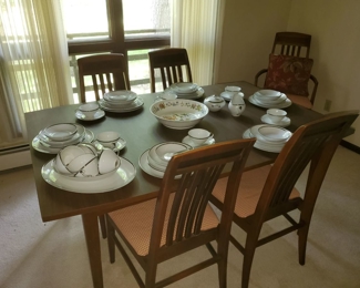 Mid Century Dinette 6 chairs