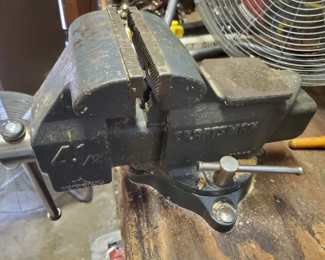 Craftsman 41/2" vise