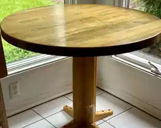 Round Pedestal Dining Table