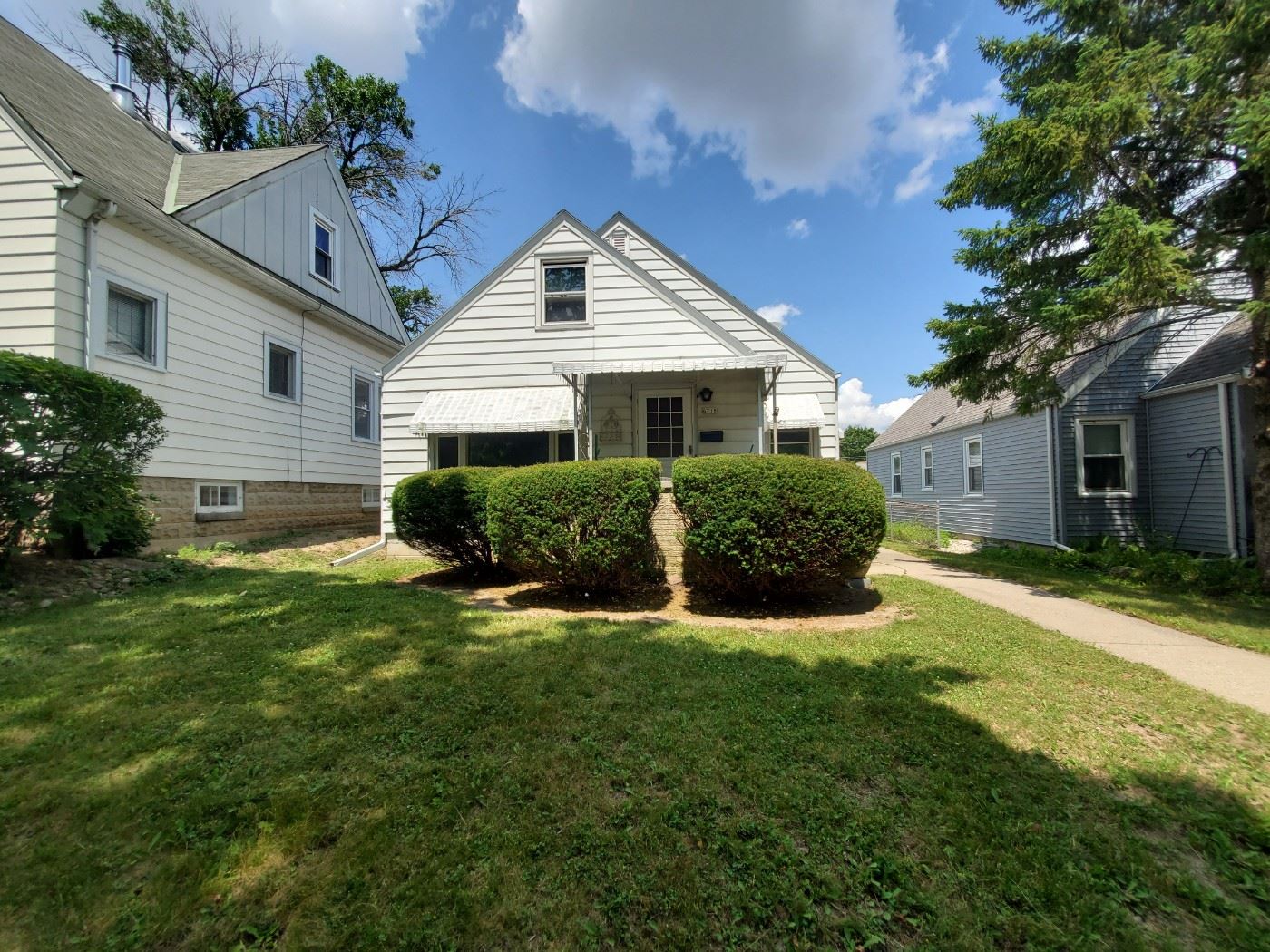 ESTATE SALE PICKERS POP UPONE DAY ONLY JULY... starts on 7/22/2023