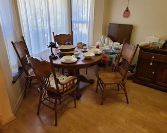 Dining Table with 4 chairs