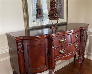 Beautiful Broyhill buffet