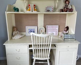 Desk that is part of a 4 piece single bedroom set.