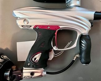 DYE Paintball Gun with extras