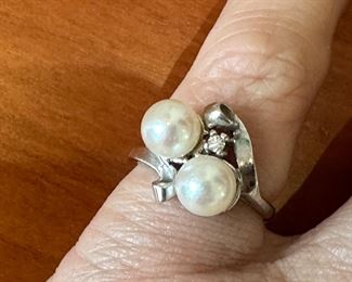 14K Pearl & Diamond Ring