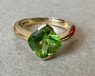 Deprisco 14K & Peridot Ring