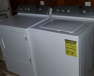 GE Profile Washer & Dryer, like new!