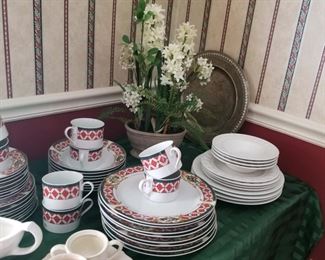 Gibson Windsor Christmas china