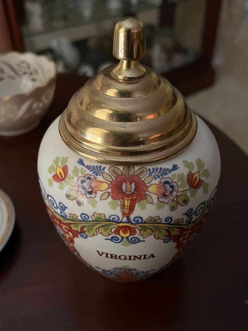 Delft Virginia tobacco jar