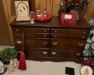 Mahogany finish small dresser