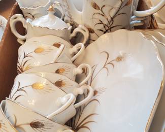 Wheat patter sandwich set with pitcher/sugar