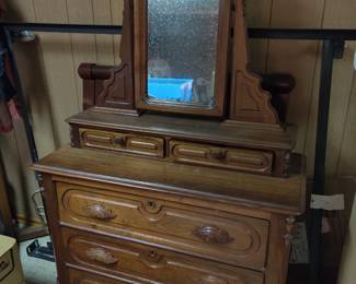 Beautiful vintage dresser/mirror