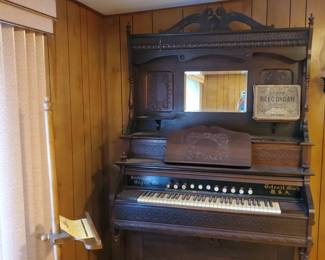 Beautiful pump organ - make offer