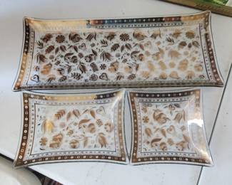 Retro serving pieces