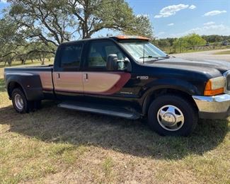 2000 Ford F-350 Super Duty w/ 7.3 Power Stroke Diesel V8
