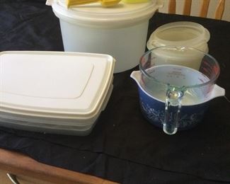 Small Lot Of Pyrex Tupperware