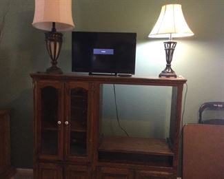 TV Storage Cabinet, Vizio, And 2 Table Lamps