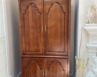 Entertainment center