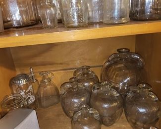 White House vinegar jars