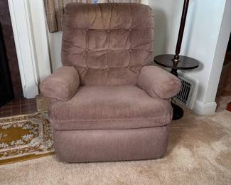 Lane recliner (R) good used condition, minor wear, 36"H x 36"W