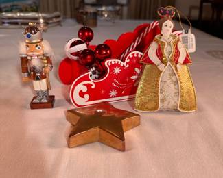 Christmas decoration lot with sleigh 8"W, queen, nutcracker, brass star