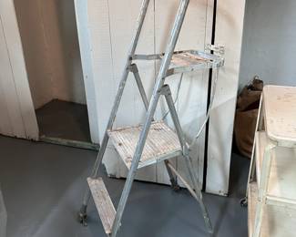 Small aluminum ladder, some wear and paint 50"H 