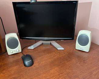 Acer LCD flat screen monitor model P191W with HP video camera, wired mouse and speakers