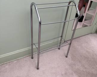 Tall chrome towel drying stand with lower rack 30"H x 18"W