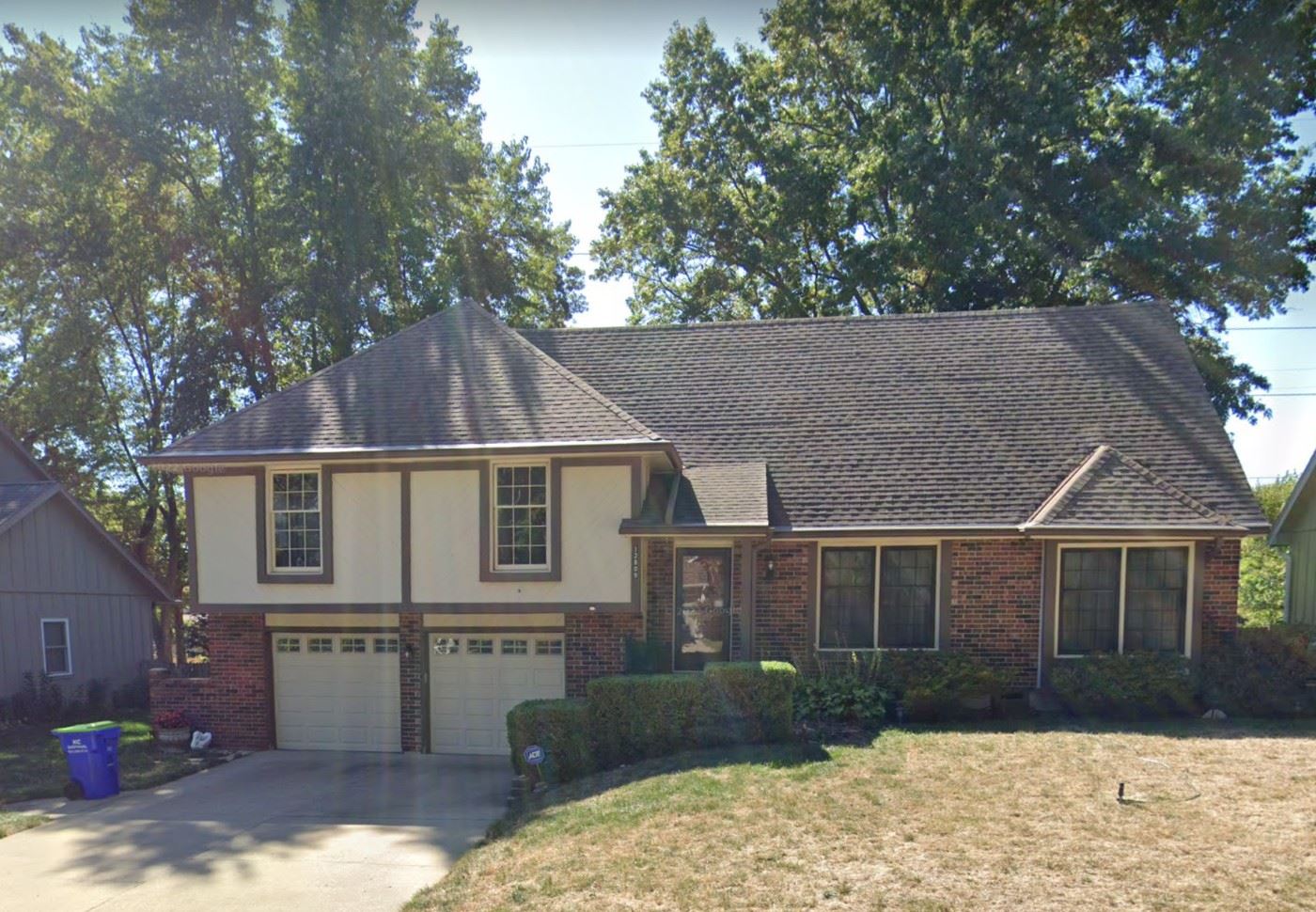 Vintage Packed Shawnee Estate Sale / Art,... starts on 10/12/2023