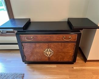 Very nice Century Furniture Chin Hua by Raymond Sobota Asian Chinoiserie flip-top sideboard