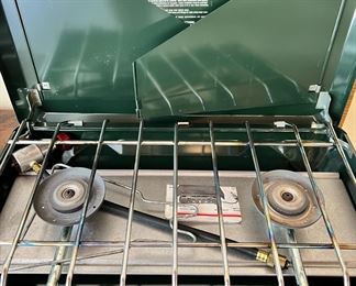 Barely used vintage Coleman Propane Campstove 2 burner Model 5400