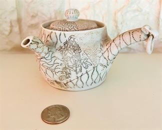 Antique Banka porcelain Japanese teapot ca. the Meiji Period