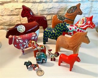 Dala’s tiny and big, rooster, cow, sheep and elephant!