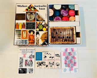 Amazing vintage set of  ‘House of Cards’, all in German.  Charles & Ray Eames selected their ‘good things’ as the photos on each card which has a title card which depicts possible creations to build using the cards.  This set is in Unused Vintage Condition!