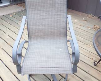 OUTDOOR PATIO TABLE CHAIRS & UMBRELLA