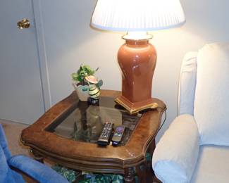 SIDE TABLE GLASS TOP - LAMP