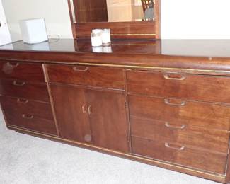 DRESSER & MIRROR