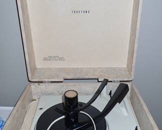 MODEL 4DC6325 RECORD PLAYER