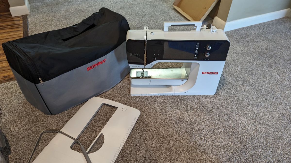 Burnsville Bernina B790 Sewing Mach starts on 9/28/2023