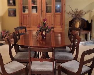Vintage Duncan Phyfe style table and chairs