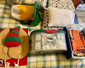 BOWS, TAGS AND FLAGS