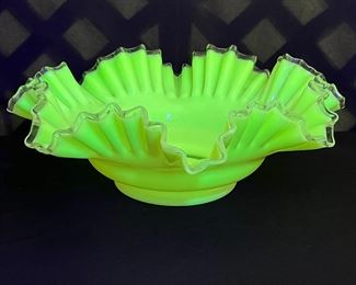 Fenton Ivory Crest Large Edge Centerpiece Bowl