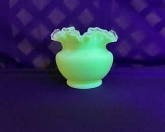 Vtg. Fenton Ivory Crest Ruffled Uranium Glass Vase