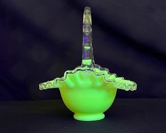 Vtg. Fenton Ivory Crest Ruffled Wedding Basket