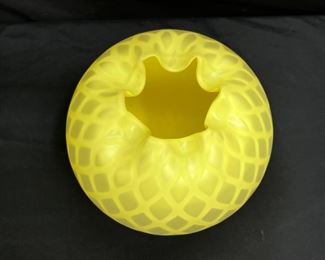 Lg Mt. Washington Satin MOP Quilted Rose Bowl