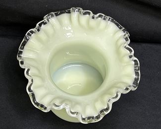 VTG Fenton Ivory Crest Ruffled Top Hat Vase